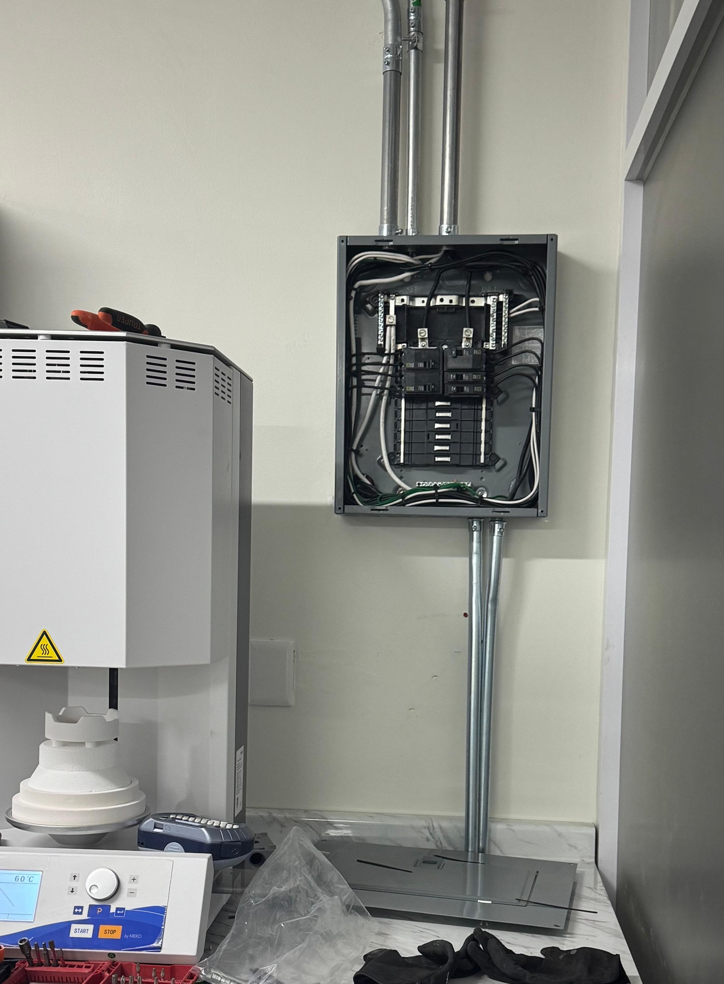 Stabilized voltage after regulator installation in Querétaro
